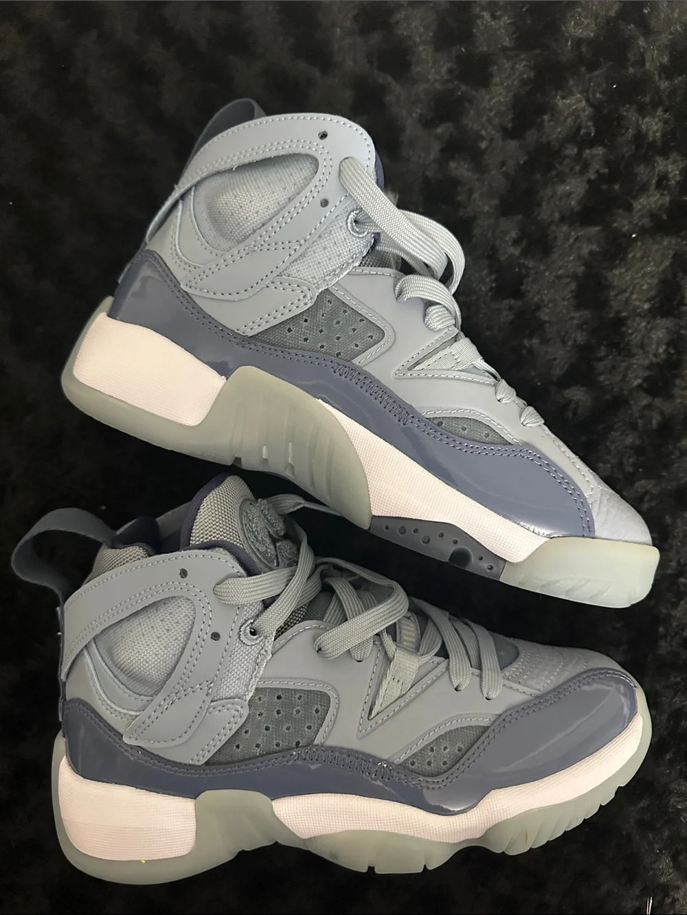Nike Jumpman Two Trey shoes in ice blue Sz 5.5